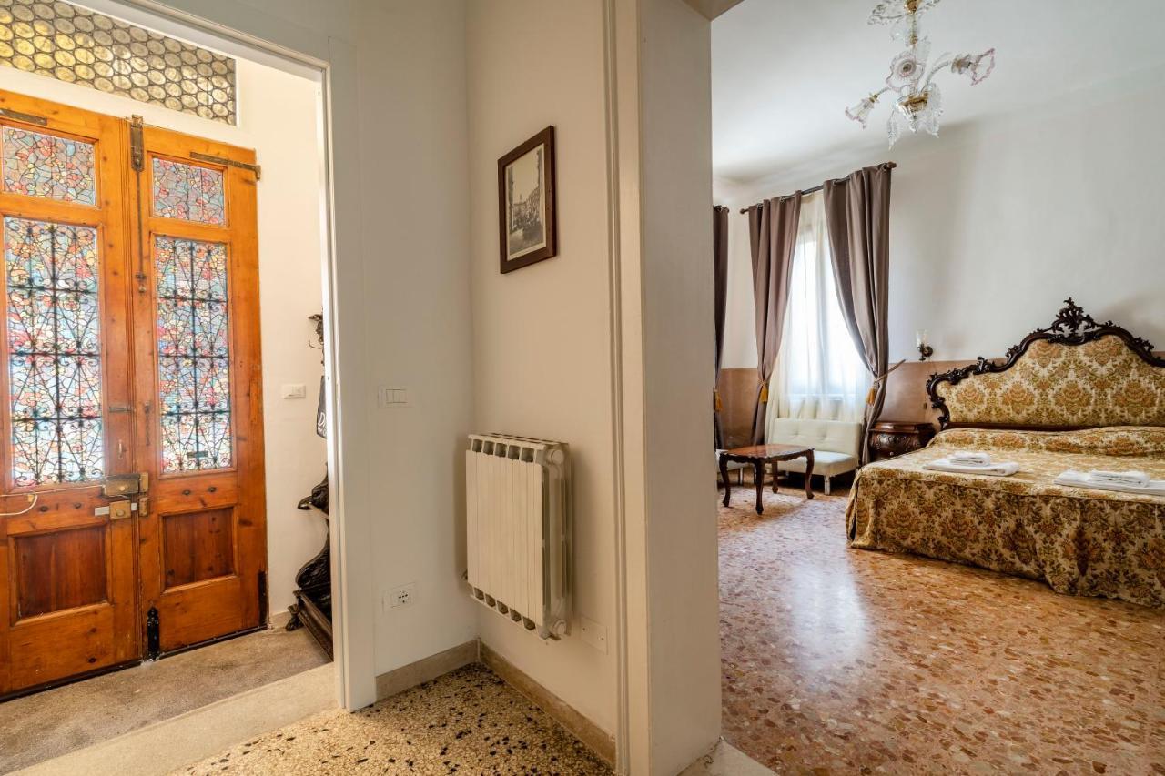 Queen House Venezia Exterior photo