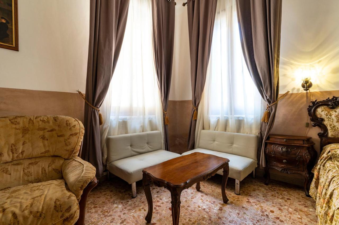 Queen House Venezia Exterior photo