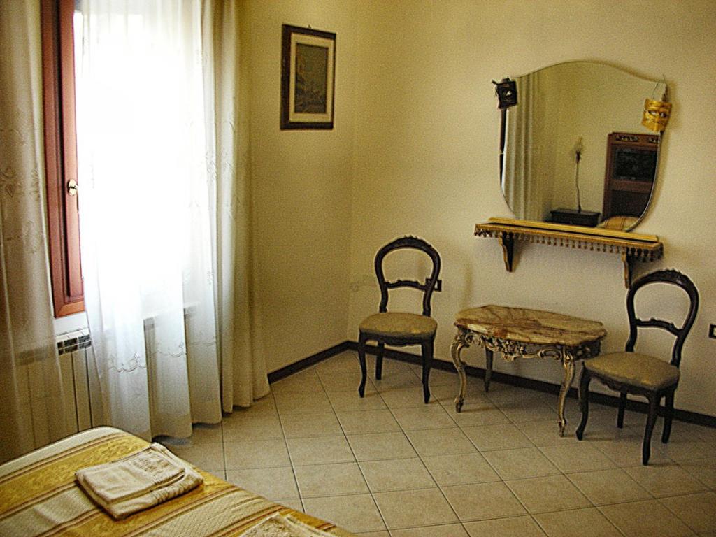 Queen House Venezia Apartment Room photo